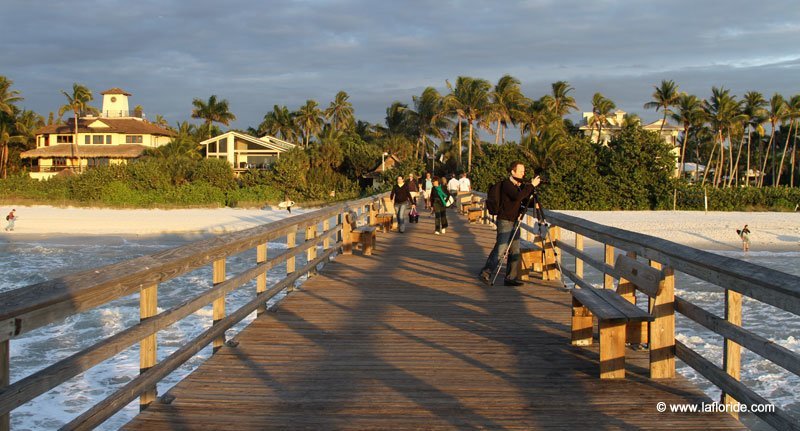 Pier et plage de Naples, Floride